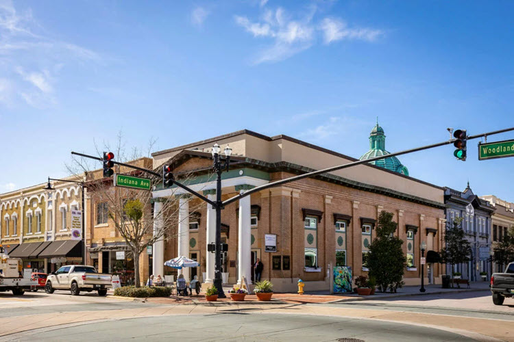 A townsquare in Debary